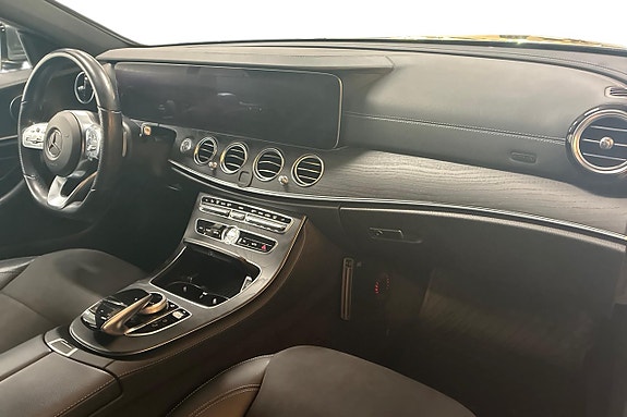 Mercedes-Benz E200 15 of 30