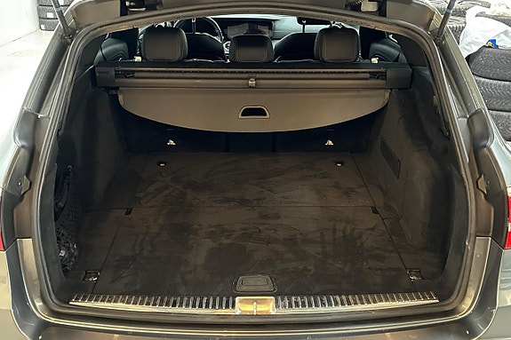Mercedes-Benz E200 10 of 30