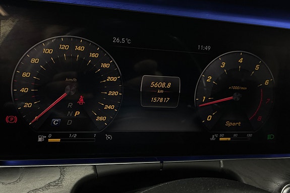 Mercedes-Benz E200 17 of 30