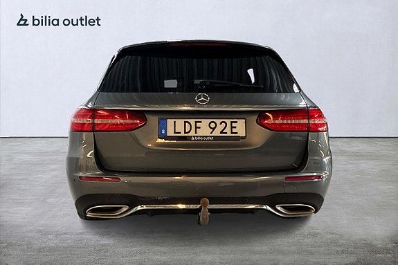 Mercedes-Benz E200 7 of 30