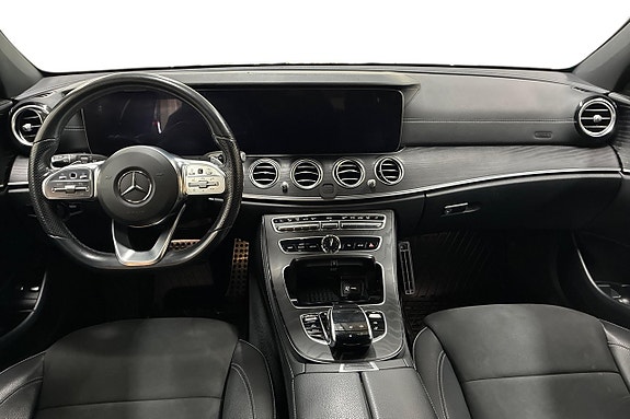 Mercedes-Benz E200 12 of 30