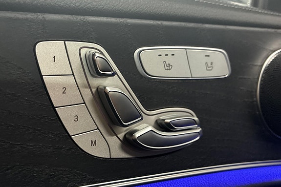 Mercedes-Benz E200 26 of 30