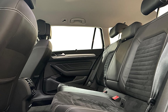 Volkswagen Passat 14 of 25
