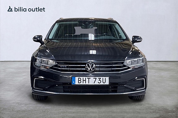 Volkswagen Passat 3 of 25