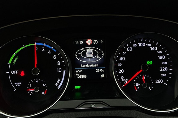 Volkswagen Passat 17 of 25