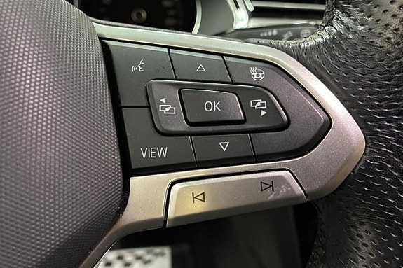 Volkswagen Passat 22 of 25