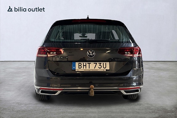 Volkswagen Passat 7 of 25