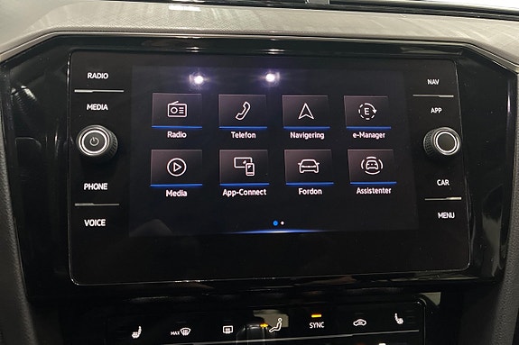 Volkswagen Passat 19 of 25