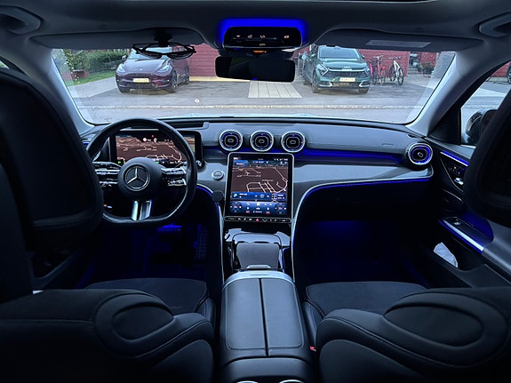 Mercedes-Benz C300 3 of 5