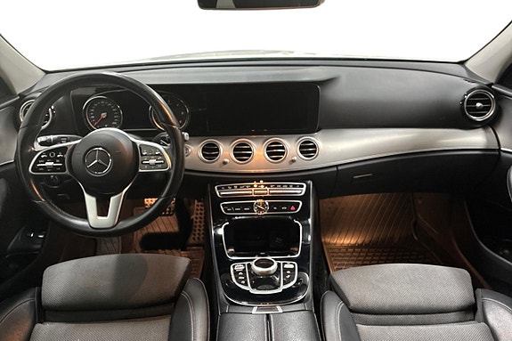Mercedes-Benz E200 12 of 28