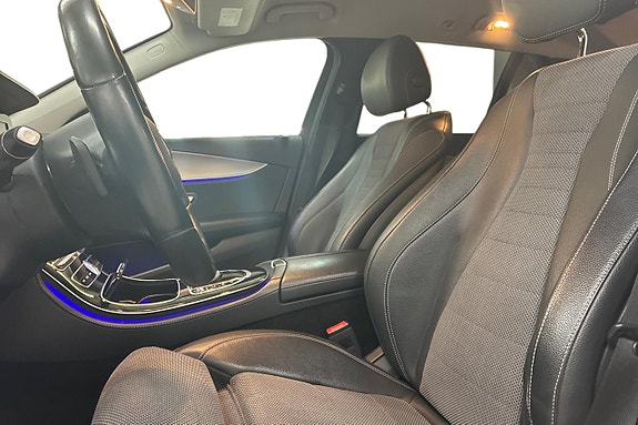 Mercedes-Benz E200 13 of 28