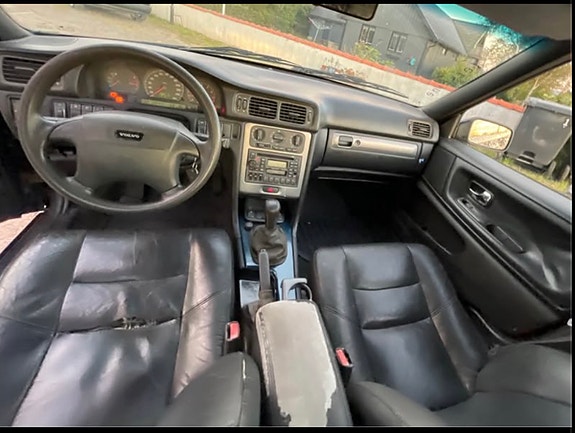 Volvo V70 5 of 6