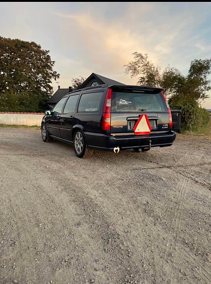 Volvo V70 3 of 6