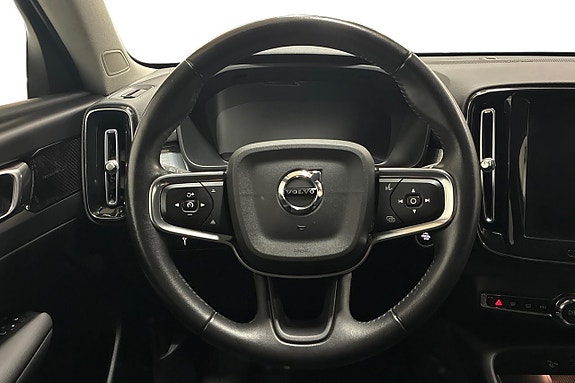 Volvo XC40 16 of 30