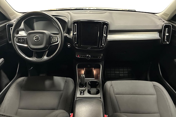 Volvo XC40 12 of 30