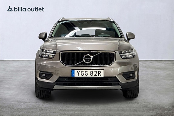 Volvo XC40 3 of 30