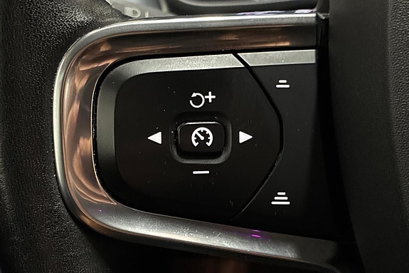Volvo XC40 25 of 30