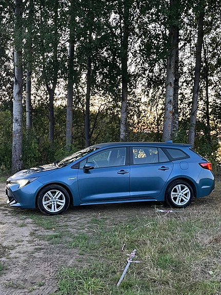 Toyota Corolla 9 of 12