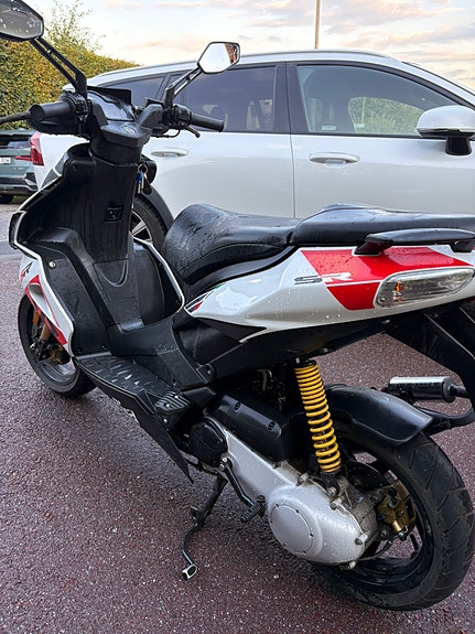 Aprilia SR50 5 of 6