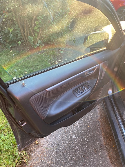 Volvo V70 4 of 5