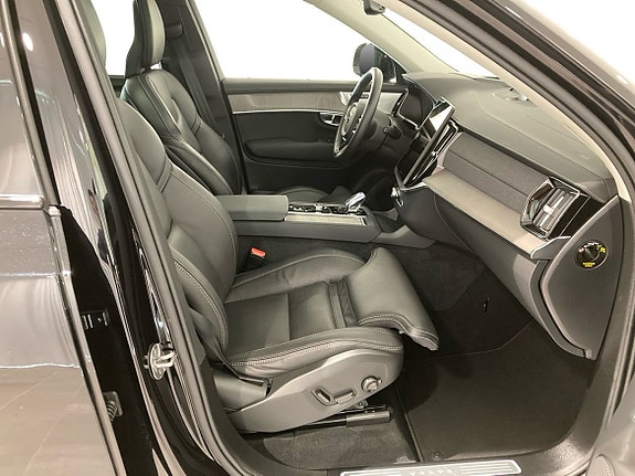 Volvo XC90 4 of 16