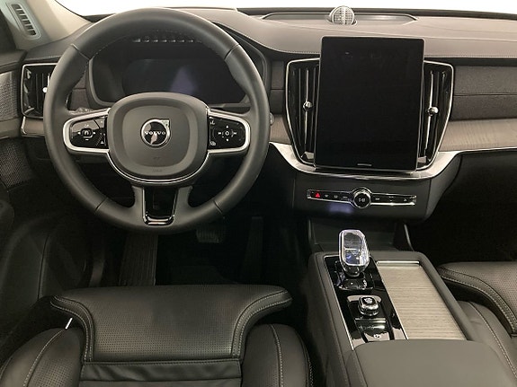 Volvo XC90 6 of 16