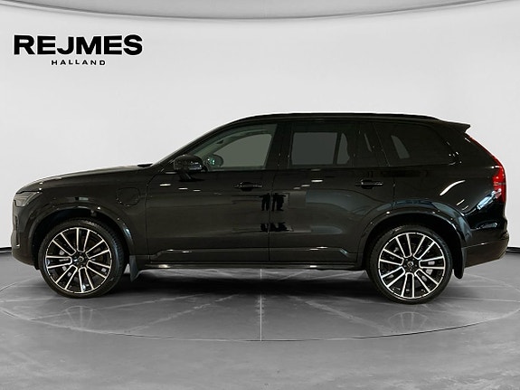 Volvo XC90 3 of 16