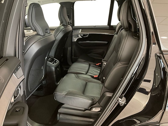 Volvo XC90 7 of 16