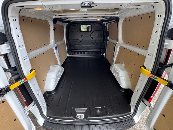 Ford Transit Custom 13 of 18