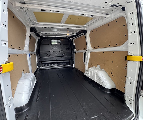 Ford Transit Custom 15 of 18