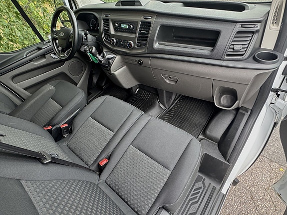 Ford Transit Custom 10 of 18