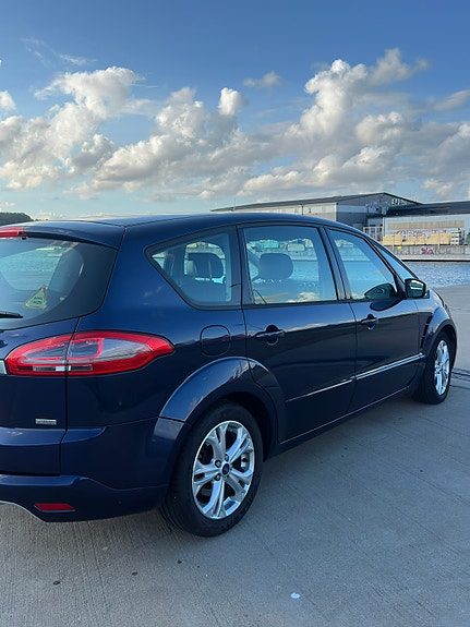Ford S-MAX 3 of 11