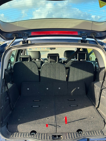 Ford S-MAX 9 of 11