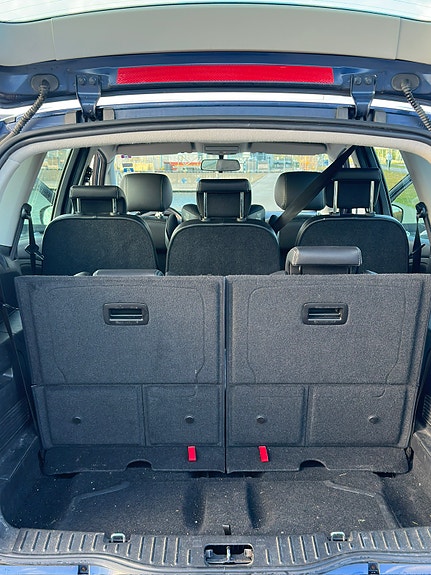 Ford S-MAX 8 of 11