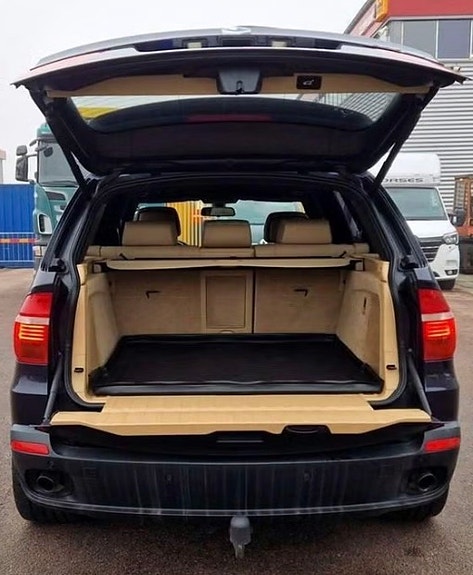 BMW X5 8 of 9