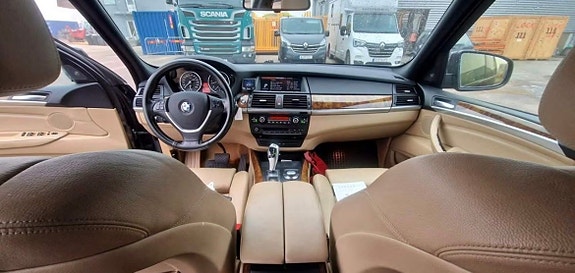 BMW X5 9 of 9