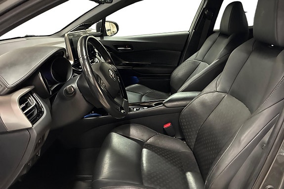 Toyota C-HR 13 of 26