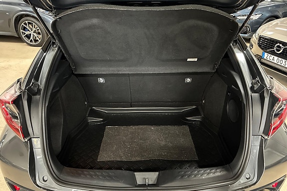 Toyota C-HR 10 of 26