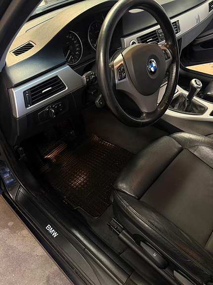 BMW 325i 16 of 20