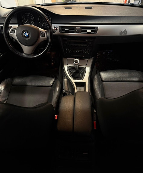BMW 325i 18 of 20