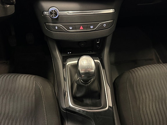 Peugeot 308 SW 25 of 28