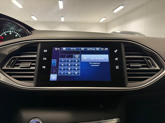Peugeot 308 SW 23 of 28