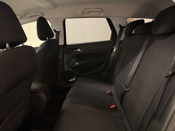 Peugeot 308 SW 11 of 28