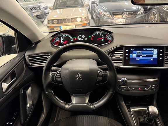 Peugeot 308 SW 15 of 28