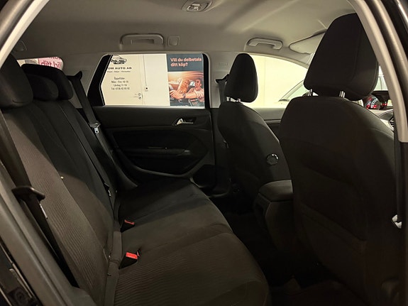 Peugeot 308 SW 13 of 28