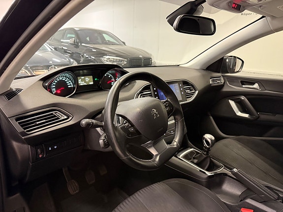 Peugeot 308 SW 9 of 28