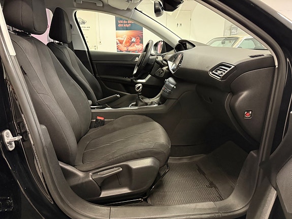 Peugeot 308 SW 12 of 28