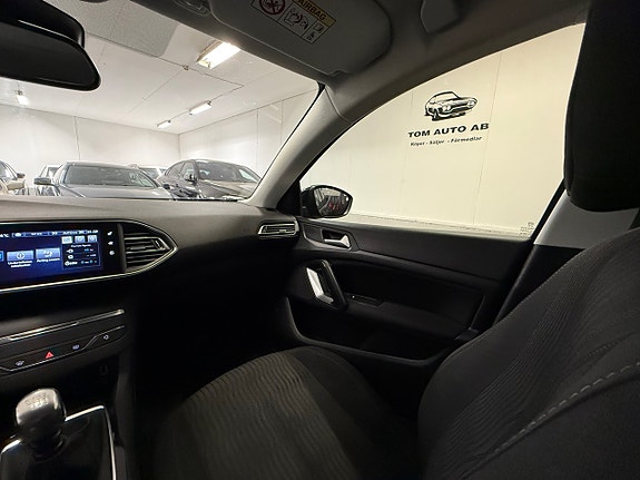 Peugeot 308 SW 26 of 28