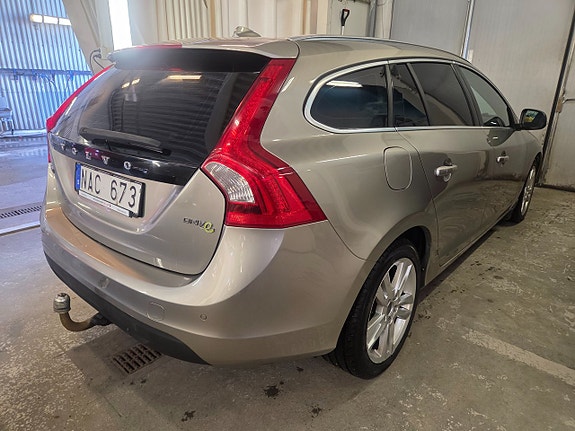 Volvo V60 11 of 17
