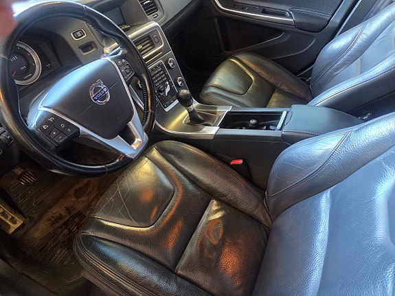 Volvo V60 13 of 17
